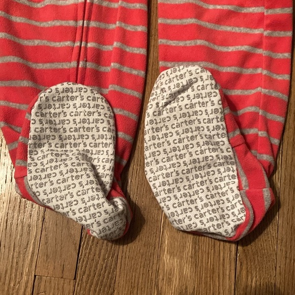 3/$10 Carters like new striped red and white zippered footed sleeper - Picture 5 of 6